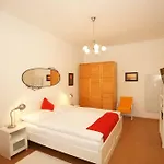 Freundliches Apartment mit Innenhof-Garten
